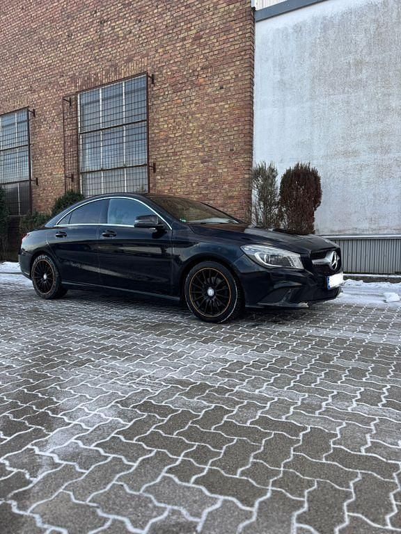 Gebraucht Mercedes CLA220 Urban 170 PS (125 kW) 2013 Schwarz Limousine