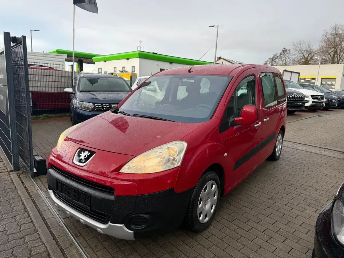 Gebraucht Peugeot Partner Tepee Tendance 90 PS (66 kW) 2009 Rot Van / Kleinbus