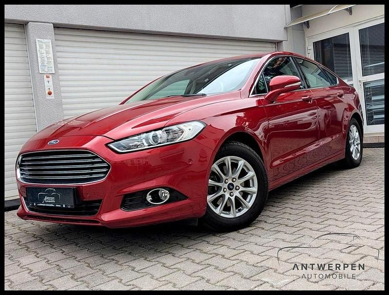 Gebraucht Ford Mondeo Titanium 160 PS (117 kW) 2015 Rot Limousine