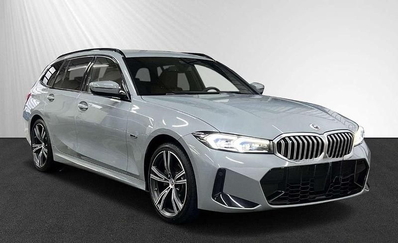 Gebraucht BMW 330e M Sport 292 PS (214 kW) 2022 Grau Kombi