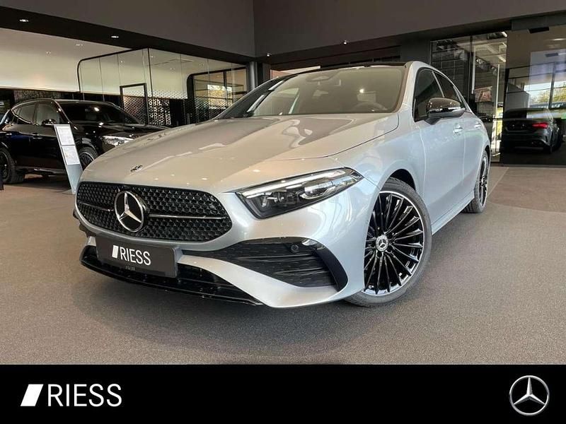 Metalliclack hightechsilber Gebraucht 2025 Mercedes A200 AMG Limousine | 38.900 € (Teuer) - Bild 1/4