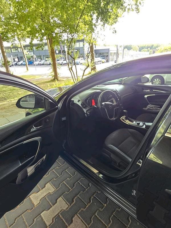 Gebraucht Opel Insignia 160 PS (117 kW) 2011 Schwarz Limousine