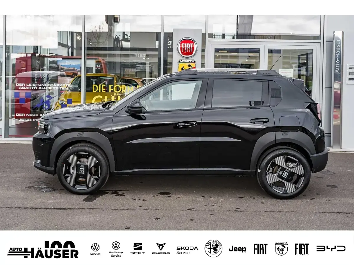 Neu Fiat Grande Panda La Prima 110 PS (80 kW) 2025 Schwarz Kleinwagen