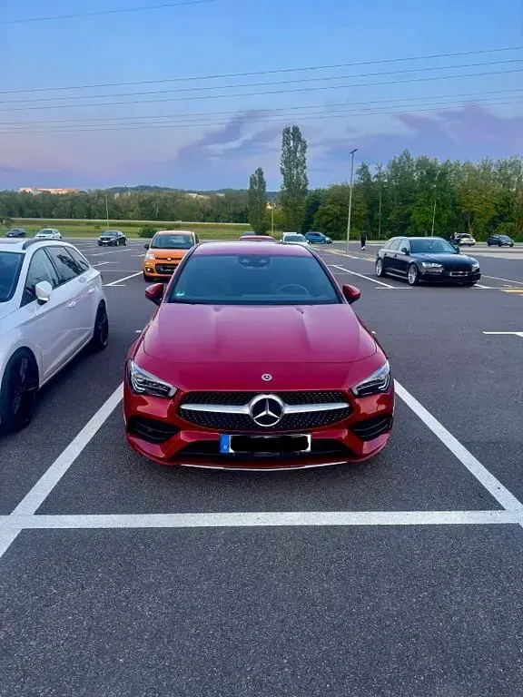 Gebraucht Mercedes CLA200 Shooting Brake 163 PS (119 kW) 2020 Rot Kombi