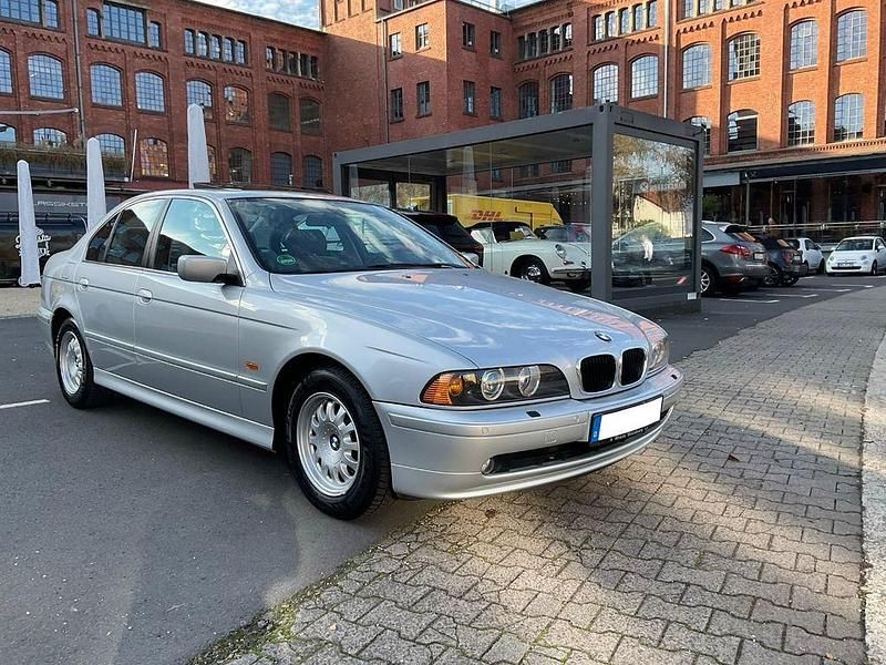 Silber Gebraucht 2003 BMW 525 Limousine | 14.525 € - Bild 1/4