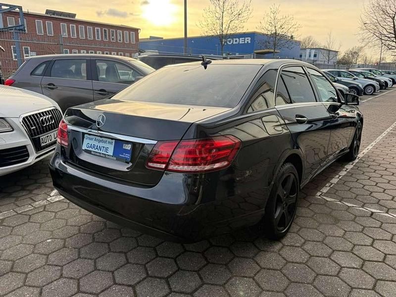Gebraucht Mercedes E300 Avantgarde 231 PS (169 kW) 2015 Schwarz Limousine