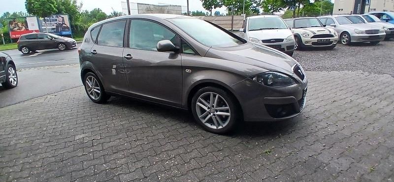 Gebraucht Seat Altea 125 PS (91 kW) 2014 Braun Van / Kleinbus