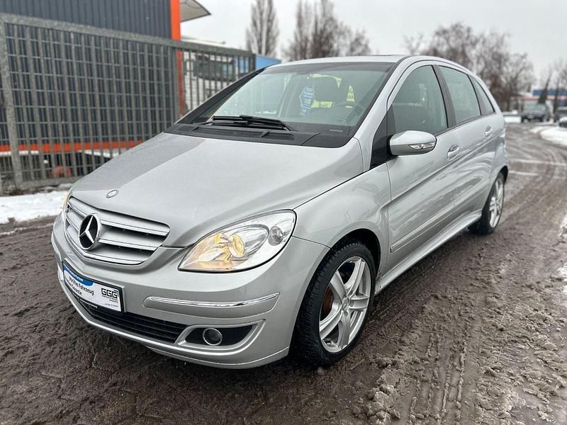 Gebraucht Mercedes B150 Elegance 95 PS (69 kW) 2007 Silber Van / Kleinbus
