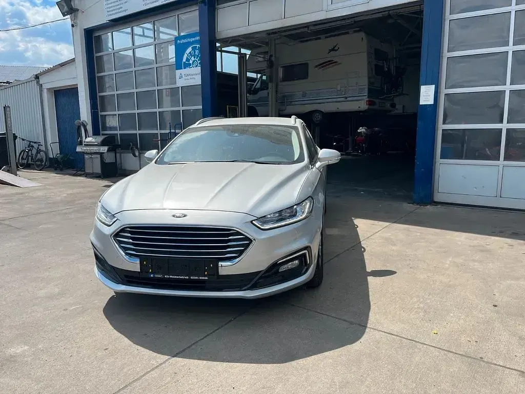 Gebraucht Ford Mondeo 140 PS (102 kW) 2019 Silber Limousine
