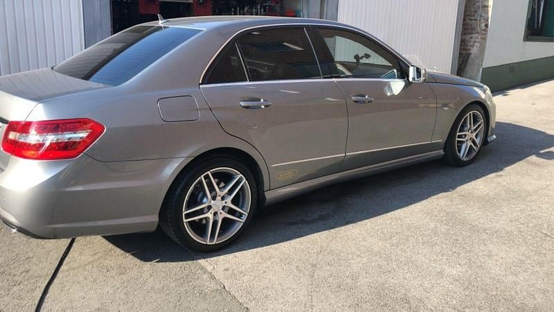 Gebraucht Mercedes E350 231 PS (169 kW) 2009 Grau Kombi
