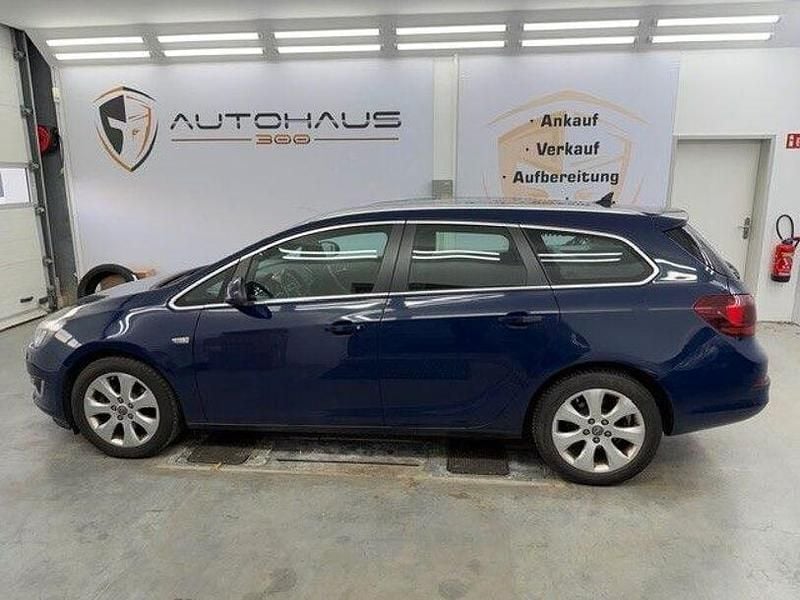 Gebraucht Opel Astra Innovation 165 PS (121 kW) 2013 Blau Kombi