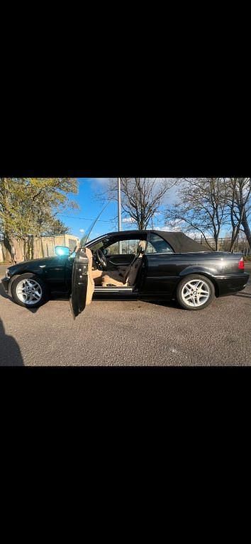Gebraucht BMW 325 192 PS (141 kW) 2004 Schwarz Cabrio