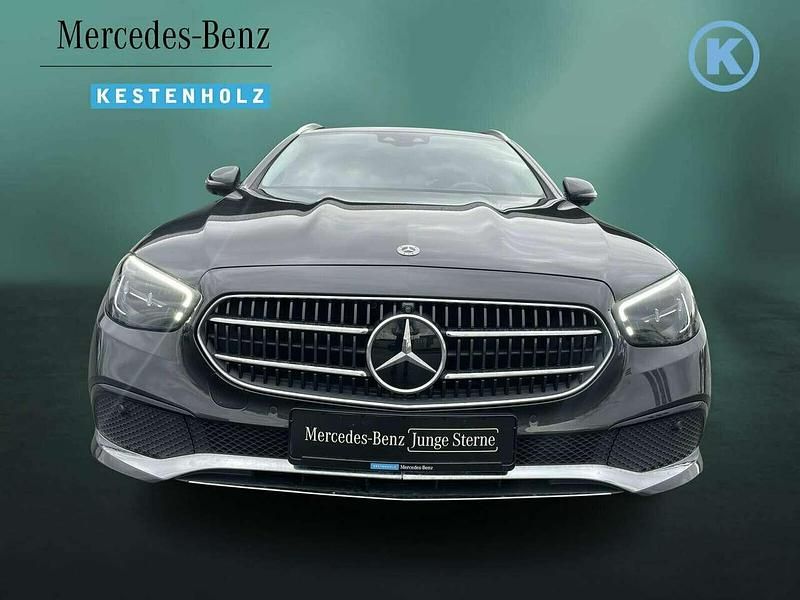 Gebraucht Mercedes E300 Avantgarde 306 PS (225 kW) 2022 Graphitgrau Kombi