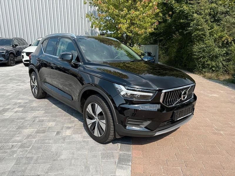 Schwarz Gebraucht 2021 Volvo XC40 Inscription SUV | 24.750 € (Superpreis) - Bild 1/4