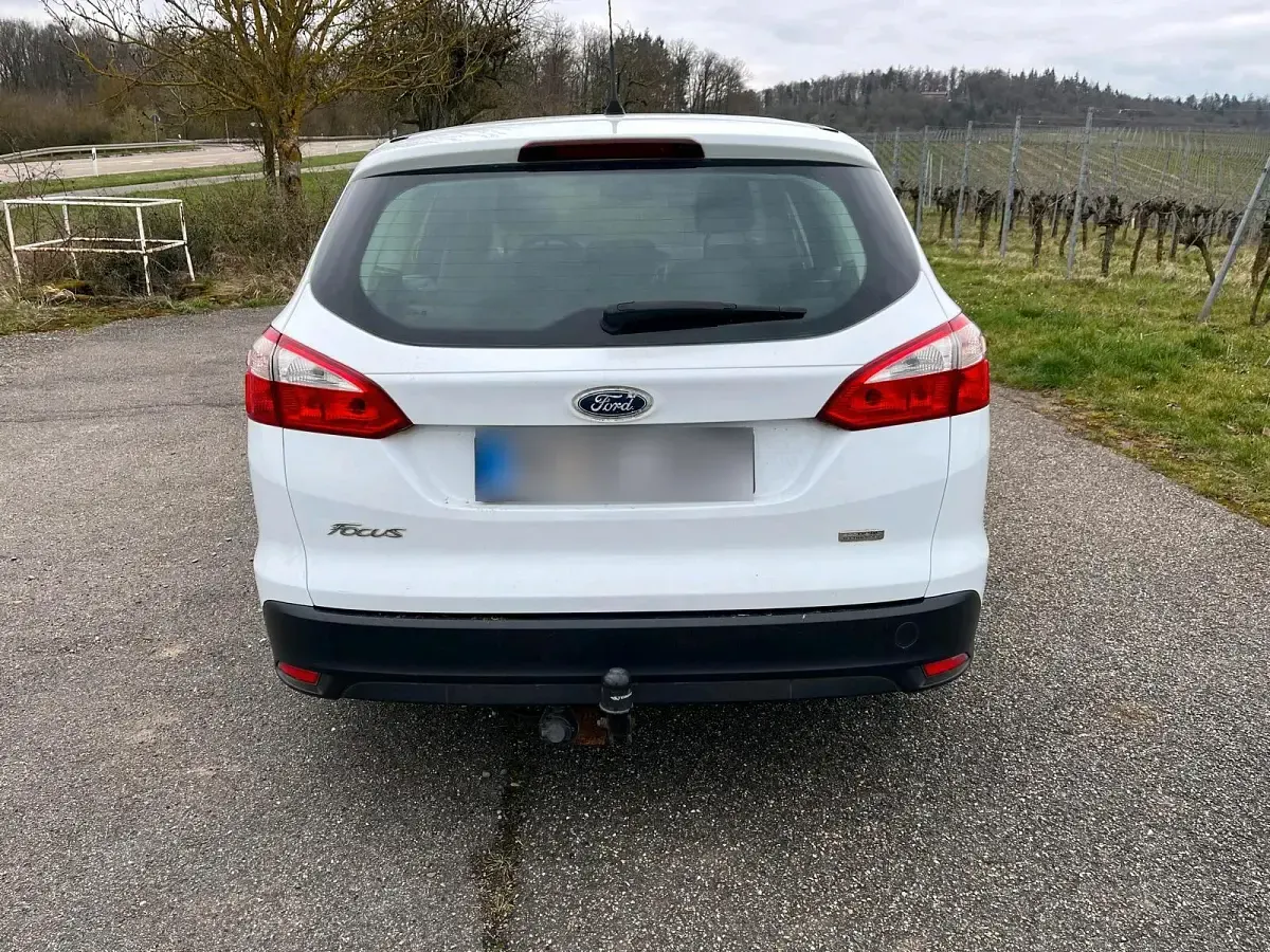 Gebraucht Ford Focus 115 PS (84 kW) 2013 Weiß Kombi