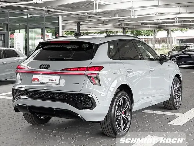 Gebraucht Audi Q3 Sport 265 PS (194 kW) 2025 Grau SUV