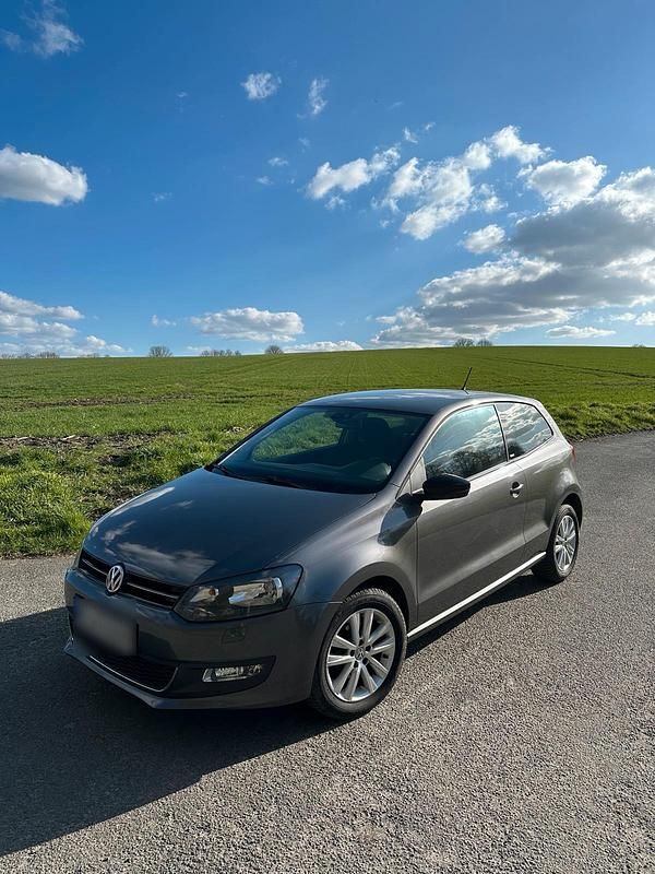 Gebraucht VW Polo Style 90 PS (66 kW) 2011 Grau Kleinwagen
