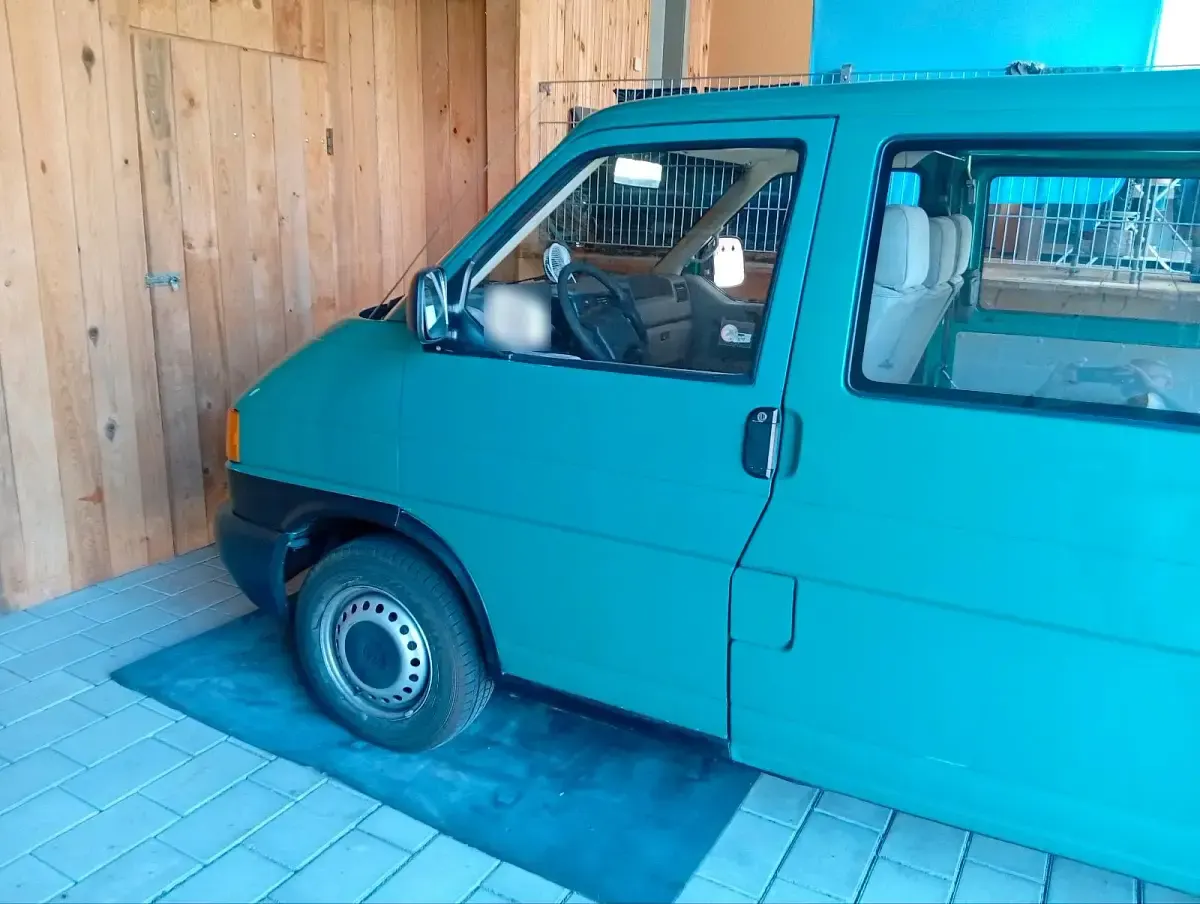 Second-hand VW Transporter 68 CP (50 kW) 1998 Verde Van