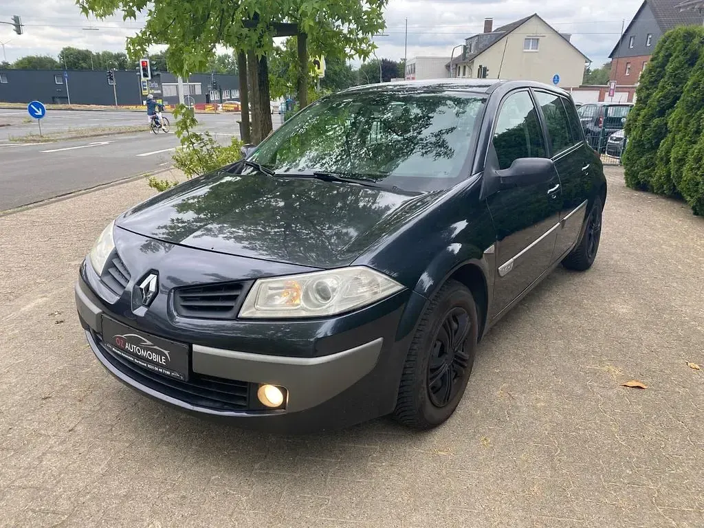 Gebraucht Renault Mégane II Authentique 111 PS (81 kW) 2006 Grau Limousine