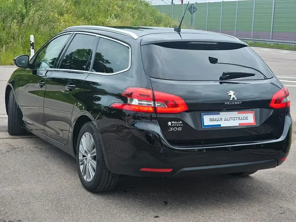 Gebraucht Peugeot 308 SW Allure 131 PS (96 kW) 2021 Schwarz Kombi