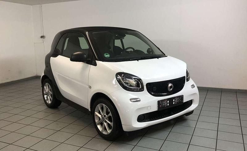 Sicherheitszelle in black Gebraucht 2019 Smart ForTwo Electric Drive Kleinwagen | 8.600 € (Fairer Preis) - Bild 1/4