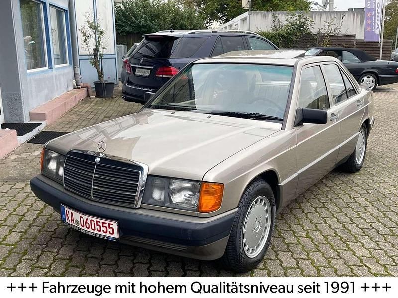 Silber Gebraucht 1989 Mercedes 190 Limousine | 8.999 € - Bild 1/3
