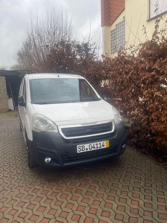 Weiß Gebraucht 2016 Peugeot Partner Van / Kleinbus | 7.400 € (Guter Preis) - Bild 1/3