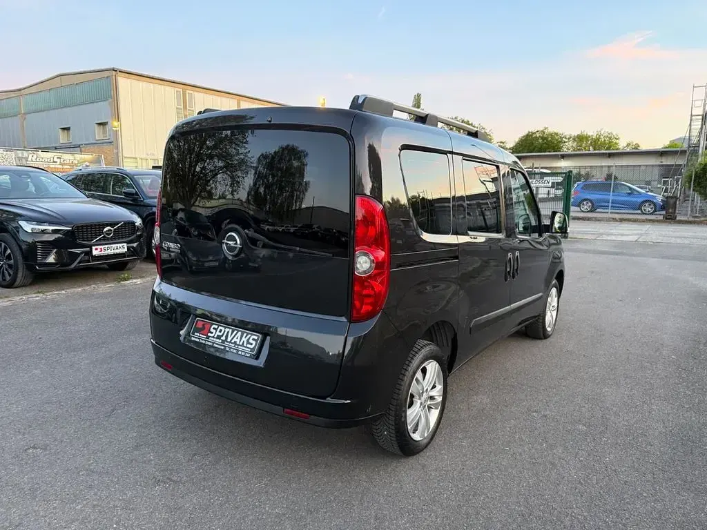 Usata Opel Combo Edition 95 CV (69 kW) 2014 Nero Monovolume