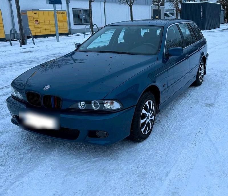 Blau Gebraucht 2001 BMW 520 Kombi | 1.200 € (Guter Preis) - Bild 1/4