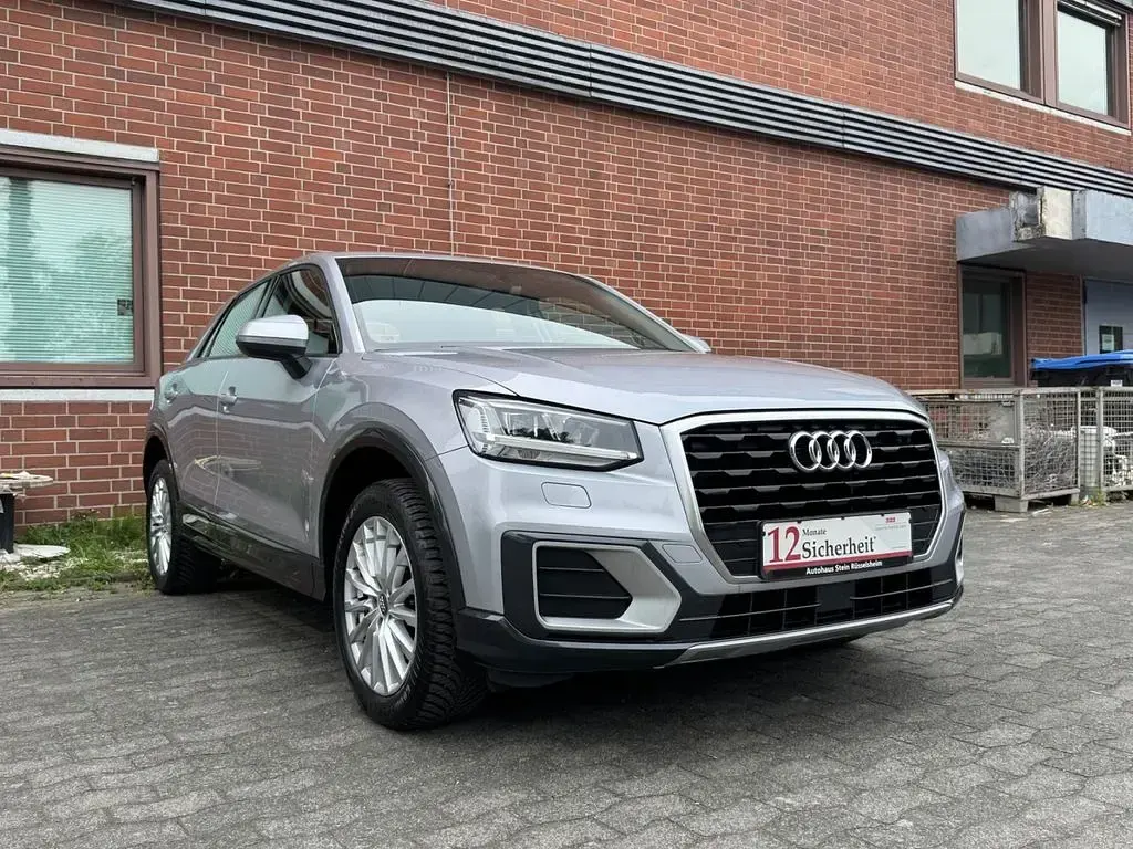 Używany Audi Q2 Design 150 KM (110 kW) 2017 Srebrny SUV