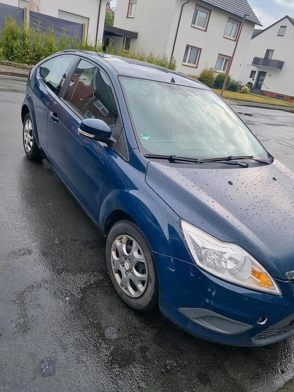 Blau Gebraucht 2010 Ford Focus Kleinwagen | 1.400 € (Guter Preis) - Bild 1/4