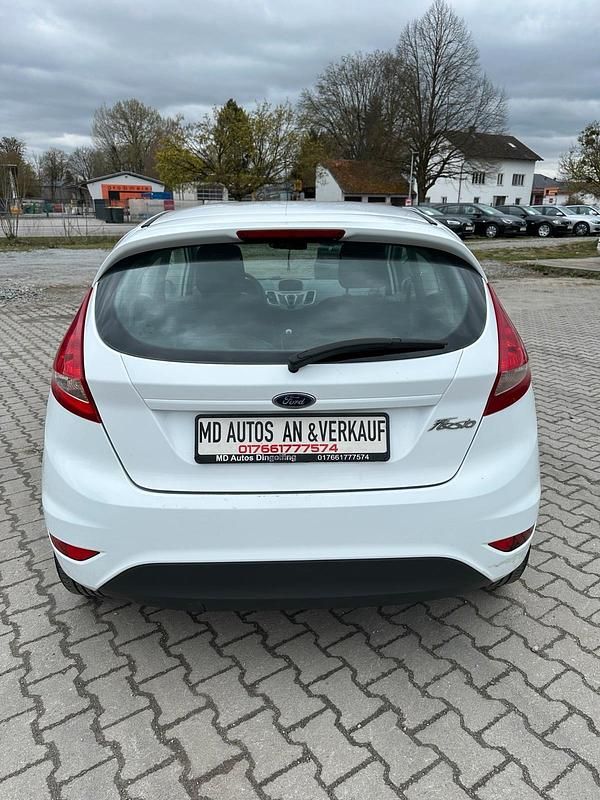 Gebraucht Ford Fiesta 82 PS (60 kW) 2009 Weiß Kleinwagen