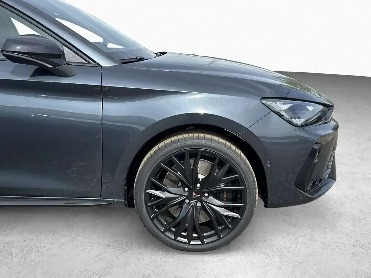 Ny Cupra Leon VZ3 300 HK (220 kW) 2026 Grå Sedan