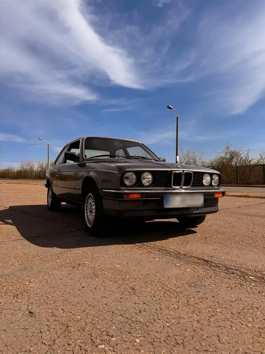 Gebraucht BMW 316 97 PS (71 kW) 1985 Grau Coupé