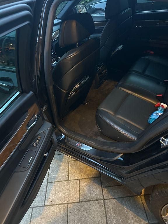Gebraucht BMW 740 Performance 306 PS (225 kW) 2010 Schwarz Limousine