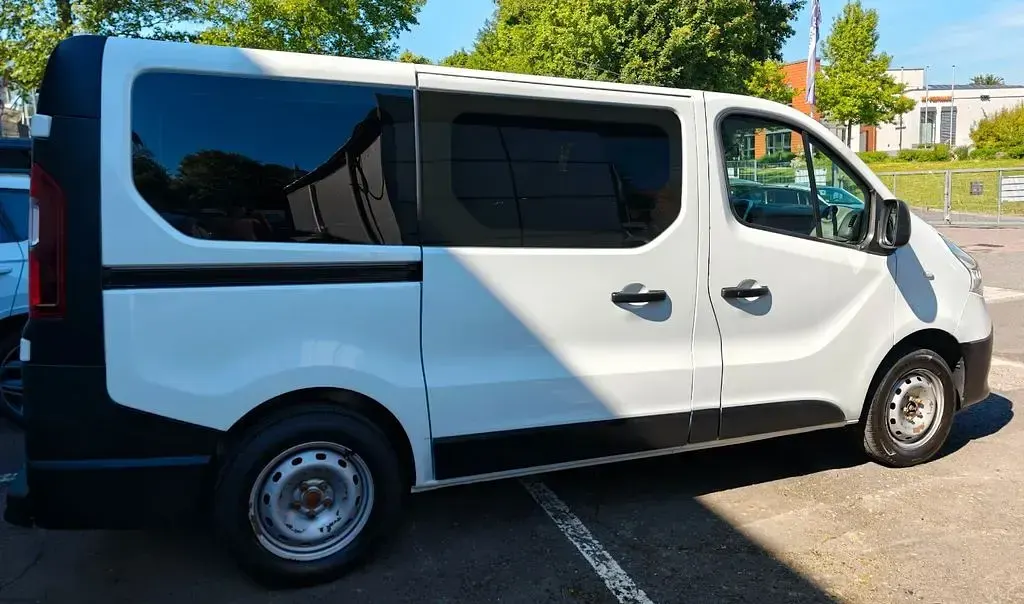 Gebraucht Renault Trafic 95 PS (69 kW) 2018 Weiß Van / Kleinbus