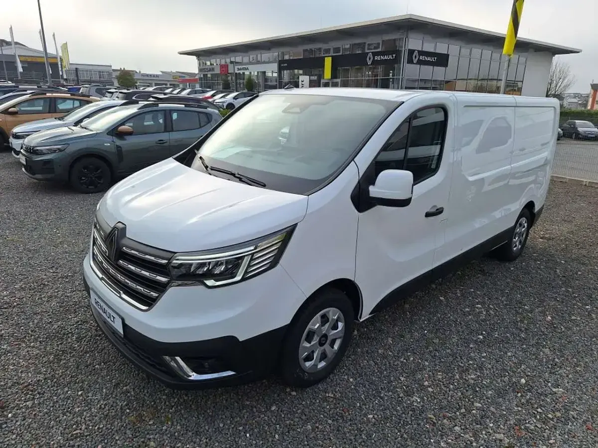 Neu Renault Trafic Komfort 131 PS (96 kW) 2026 Weiß (weiß) Van / Kleinbus
