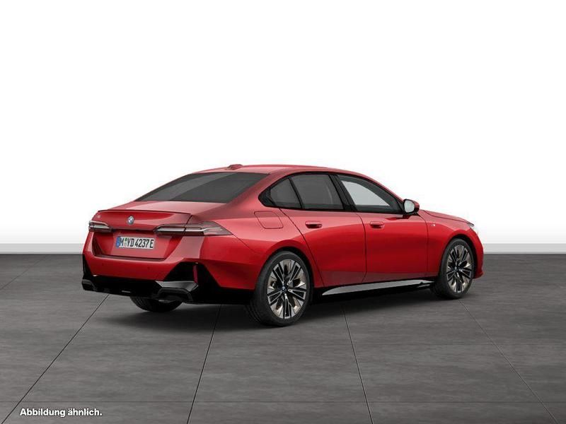 Gebraucht BMW i5 Comfort Edition 289 kW (394 PS) 2025 Fire red metallic Limousine
