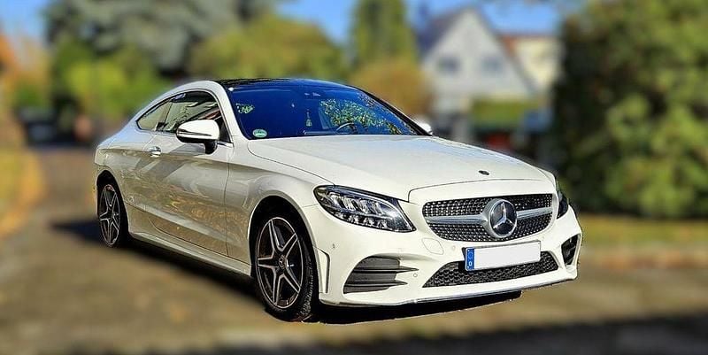 Gebraucht Mercedes C300 AMG 258 PS (189 kW) 2022 Weiß Coupé