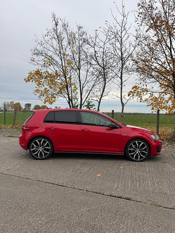 Gebraucht VW Golf VII GTD 184 PS (135 kW) 2015 Rot Kleinwagen