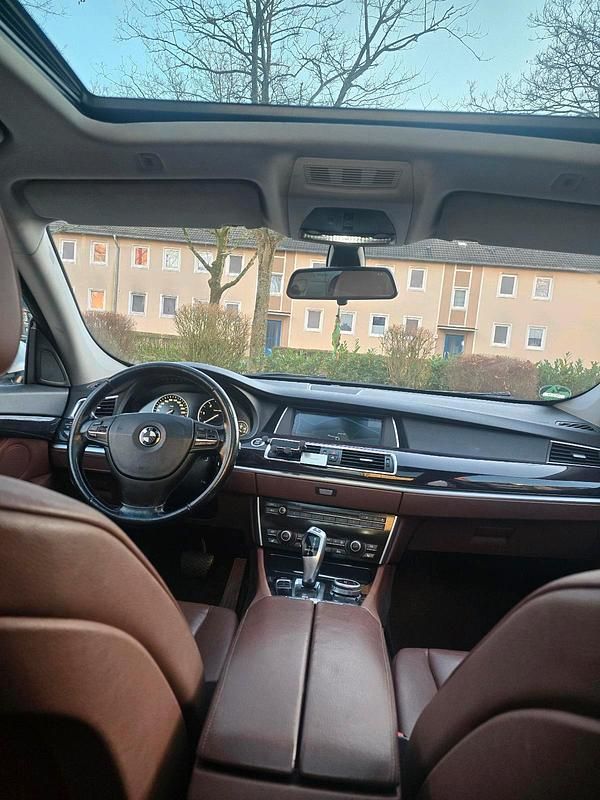 Weiß Gebraucht 2011 BMW 530 Gran Turismo Limousine | 7.800 € (Superpreis) - Bild 1/4
