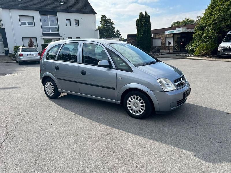 Grau Gebraucht 2003 Opel Meriva Enjoy Van / Kleinbus | 2.980 € (Teuer) - Bild 1/4