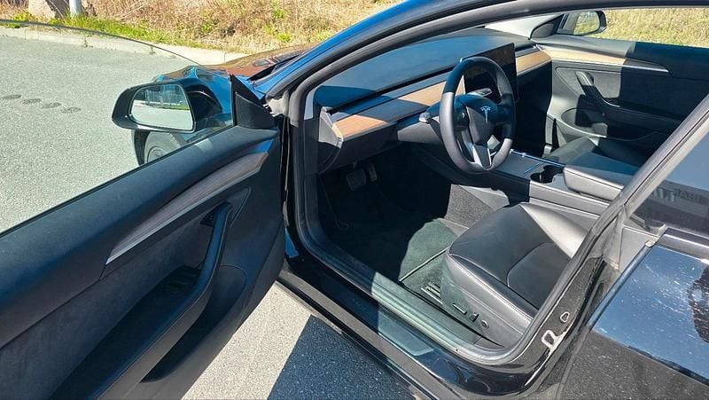 Gebraucht Tesla Model 3 RWD 225 kW (306 PS) 2022 Schwarz Limousine