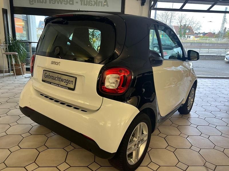 Gebraucht Smart ForTwo Coupé 60 kW (82 PS) 2022 Schwarz Kleinwagen