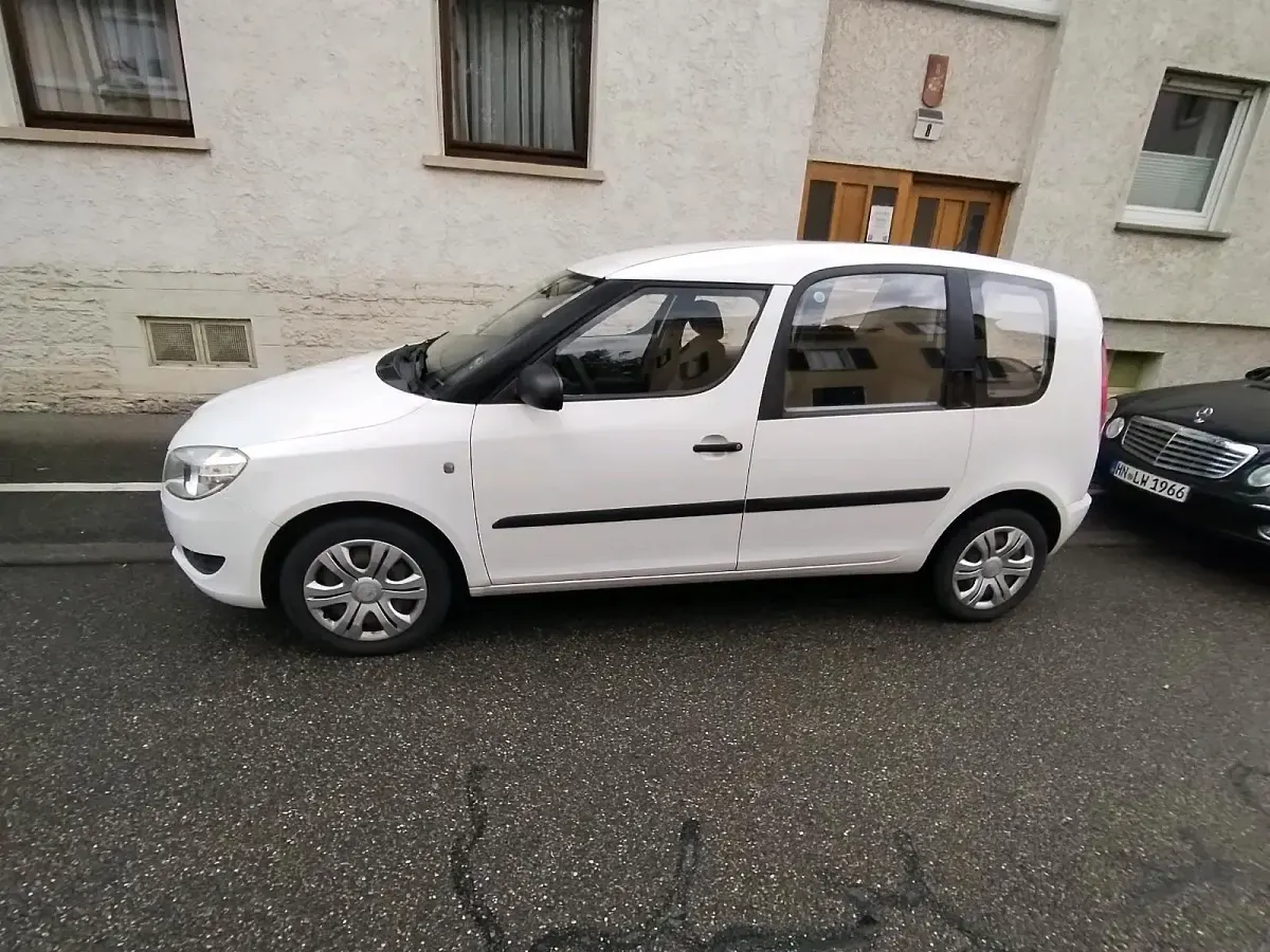 Gebraucht Skoda Roomster 88 PS (64 kW) 2011 Weiß Van / Kleinbus
