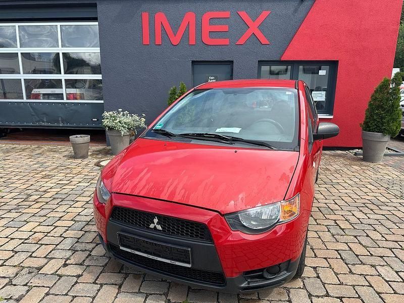 Rot Gebraucht 2012 Mitsubishi Colt Inform Limousine | 1.890 € - Bild 1/4