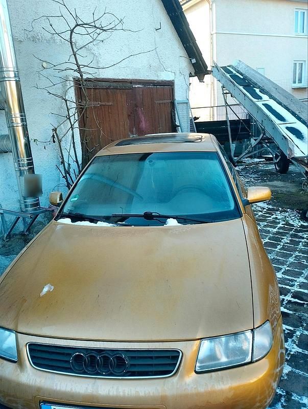 Gebraucht Audi A3 125 PS (91 kW) 1997 Gold Kleinwagen