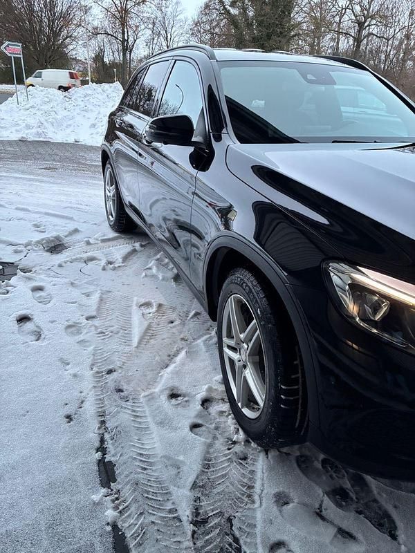 Gebraucht Mercedes GLC220 AMG line 170 PS (125 kW) 2016 Schwarz SUV
