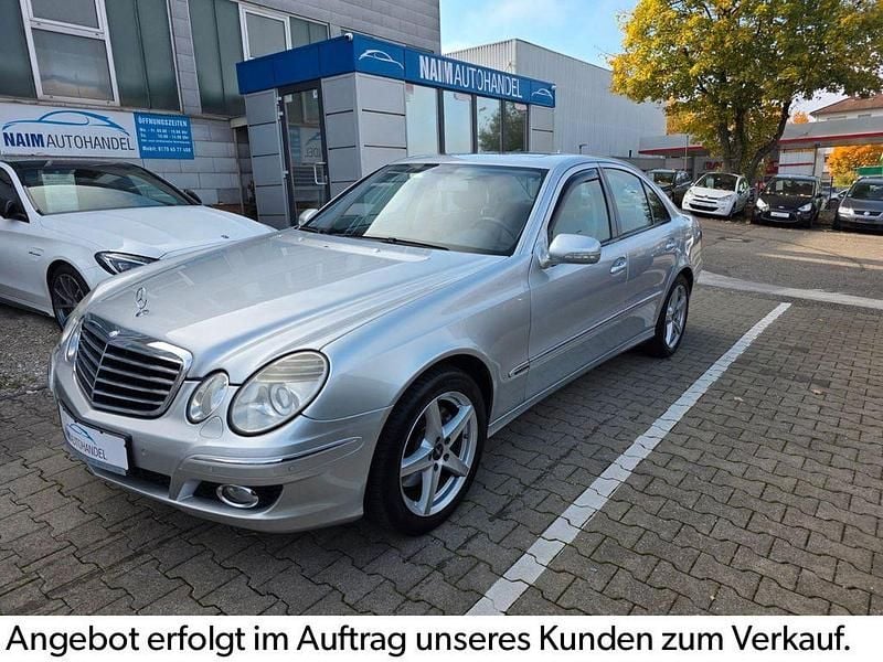 Silber Gebraucht 2006 Mercedes E350 Avantgarde Limousine | 5.990 € (Superpreis) - Bild 1/4
