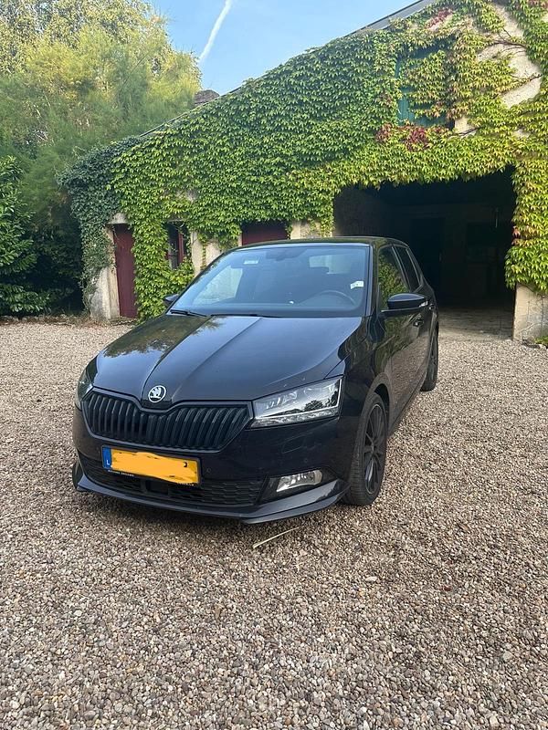 Schwarz Gebraucht 2020 Skoda Fabia Monte Carlo Kleinwagen | 11.000 € (Guter Preis) - Bild 1/4